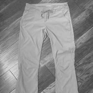 Columbia Women's Grey Omni-Shield Repellent Outdoor Boot Cut Pants Size 8 Short